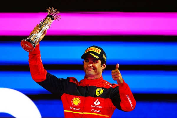 Sainz: "A volte la FIA fa cose che nessuno capisce, Perez doveva farmi passare"