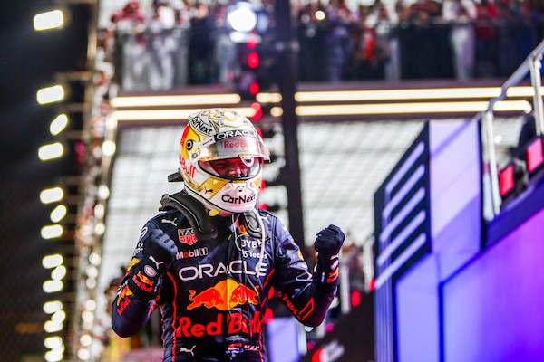 Verstappen: "Che lotta con Leclerc: è furbo ma tra di noi c'è rispetto"