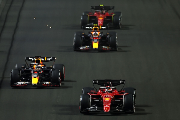 Horner: "E' sfida con Ferrari, così la strategia ha aiutato Max"