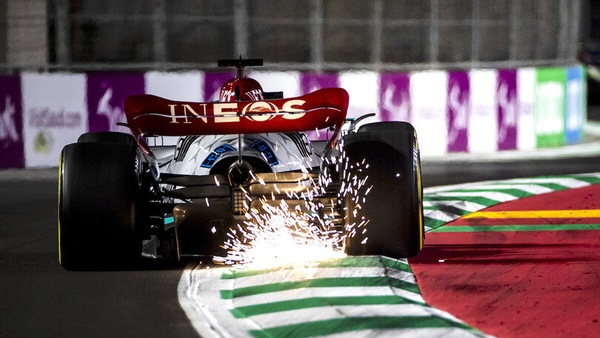 Mercedes: Russell lavora al simulatore, i tecnici alla nuova ala