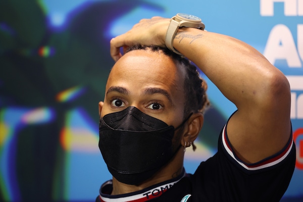 Hamilton affranto a Melbourne: "Qualunque cosa proviamo non funziona"