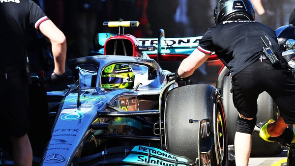 Mercedes chiede tempo, Wolff: "Siamo realisti"