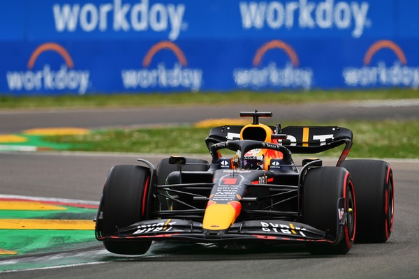 GP Emilia-Romagna, gara sprint: vince Verstappen davanti a Leclerc, Sainz 4°