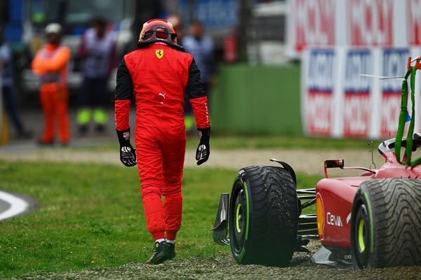 Sainz: "Doppio ritiro consecutivo? È un momento difficile"