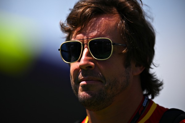 Alonso su Hamilton: "Benvenuto nel mio mondo!"