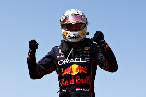 Verstappen elogia la Red Bull: "Strategia di nuovo perfetta"