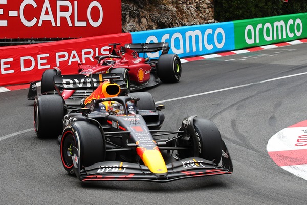 Jos critica Red Bull, strategia e assetto della RB18 nel mirino