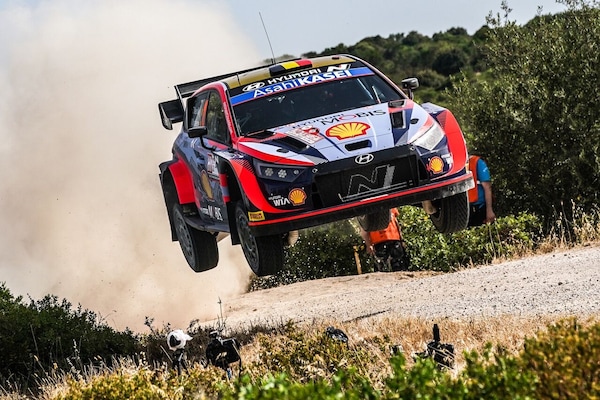 WRC, Rally Italia Sardegna: Neuville il più veloce dello shakedown