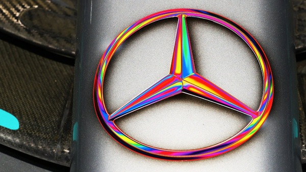 Mercedes, a Baku con la Stella arcobaleno per i diritti LGBTQ+