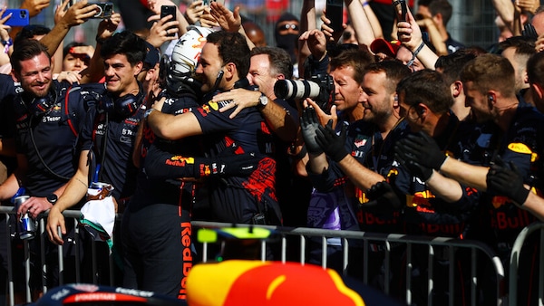 Verstappen: "Un po' di fortuna con il ritiro degli avversari, Red Bull ottima"