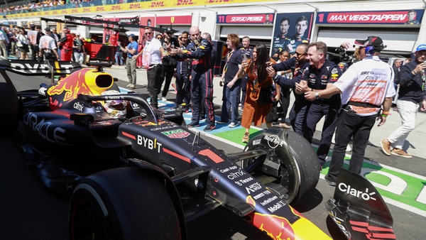 Red Bull, arrivano i cani antidroga nei box dopo il GP del Canada