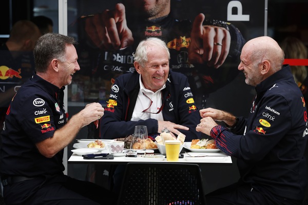 Macché bibitari, la Red Bull si beve tutti
