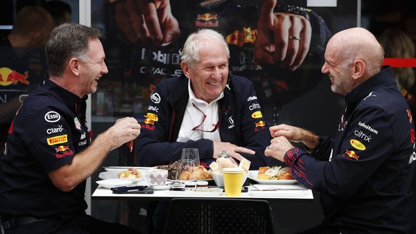 Macché bibitari, la Red Bull si beve tutti