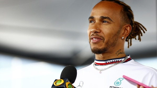Hamilton risponde alle parole razziste di Piquet: "È ora di agire"