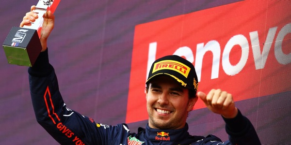 Perez: "È stata una gran rimonta, ma che lotta con Leclerc e Verstappen"