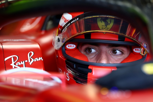 Ferrari, i numeri che non ti aspetti: 40 punti recuperati da Sainz su Leclerc