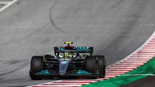 Hamilton sorride: "Podio inaspettato"