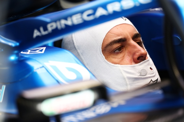 Alonso: "Regole 2022 hanno funzionato a metà: vincono solo due macchine"