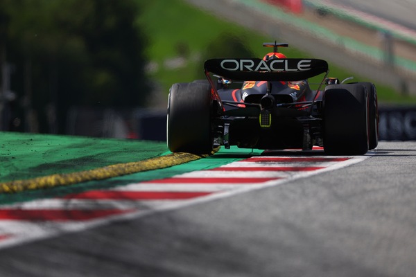 Track limits, Verstappen vuole la ghiaia