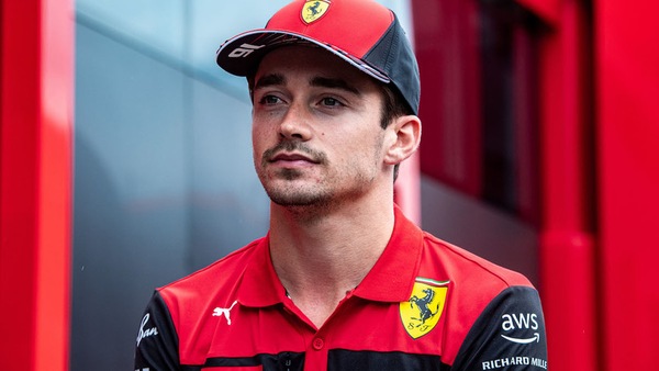 Orologio scippato a Leclerc, "magro" bottino per i malviventi