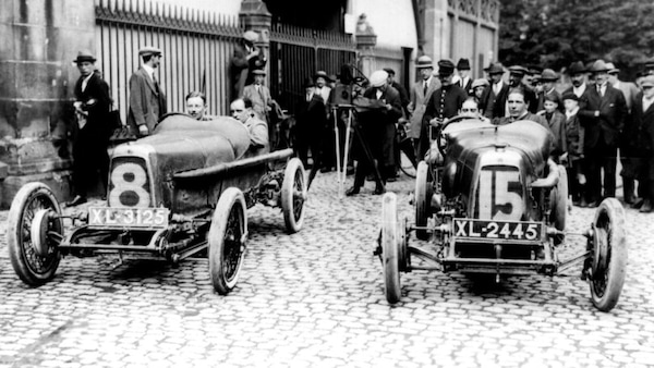 Vettel, in Francia guiderà la storica Aston Martin del 1922