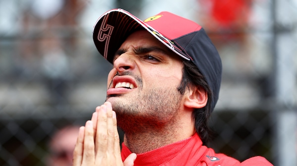 Sainz in Francia tra sostituzione della PU e un ritmo interrotto