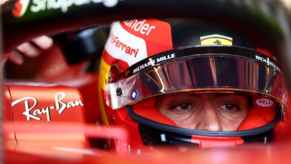 Sainz: "Tante critiche, ma oggi abbiamo dimostrato come lavoriamo di squadra"