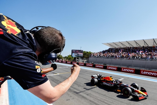 GP Francia: Verstappen, colpo iridato! Doppio podio Mercedes, Leclerc a muro