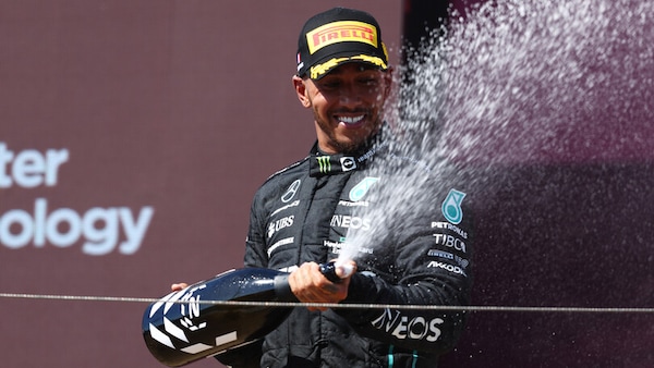 Hamilton: "Che fatica! Ero senz'acqua, ho perso circa tre chili"