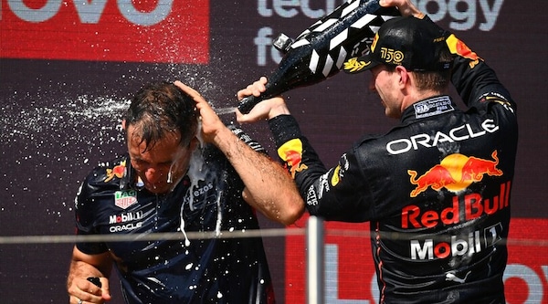 Verstappen: "Giornata grandiosa, difficile gestire le gomme. Leclerc? Sfortunato"