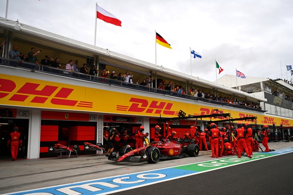 Leclerc: "Non sono contento, succede sempre qualcosa"