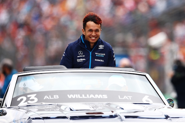 Williams, ufficiale: Albon confermato in F1 dopo il Mondiale 2023