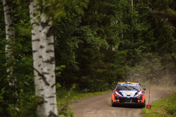 WRC, Rally Finlandia: Neuville subito il più veloce