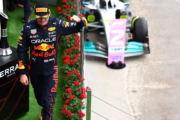 Verstappen tiene alta la tensione in casa Red Bull