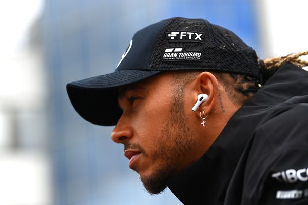 Hamilton sul GP Abu Dhabi 2021: "È stato è uno dei momenti più difficili: non avevo la forza per scendere dalla macchina"