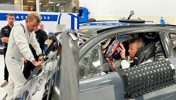 Kimi Raikkonen, primo contatto con la Nascar di Trackhouse Racing