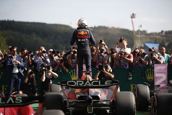 GP Belgio: Verstappen, rimonta leggendaria! Doppietta Red Bull, podio per Sainz