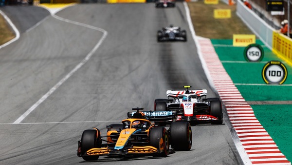 La F.1 come la Canalis punta sul calendario