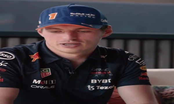 GP Olanda: Max Verstappen col casco speciale per papà Jos