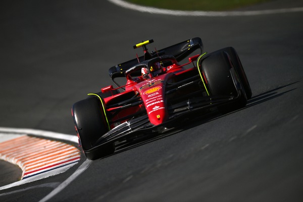 Sainz: "Sorpassi difficili, ma ci saranno occasioni a livello strategico"