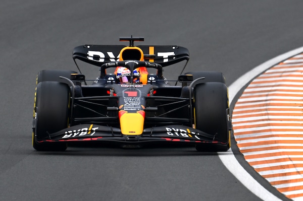 GP Olanda: Verstappen domina, sul podio Russell e Leclerc