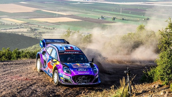WRC, in Grecia è dominio Ford con Loeb leader