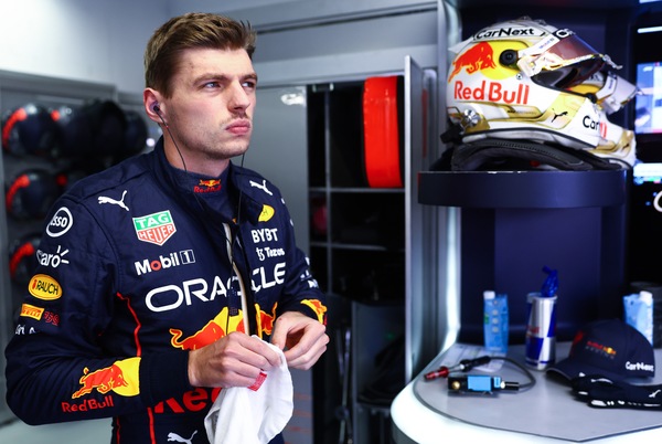 Verstappen non ha fretta, a Singapore occhi puntati sulla qualifica