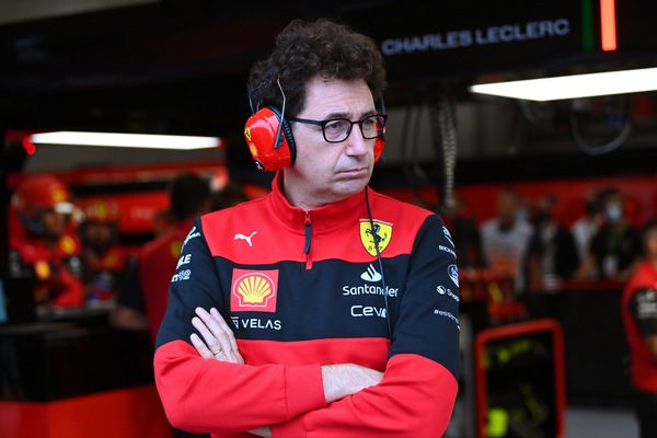 Binotto: "Tre motori a stagione sono troppo pochi"