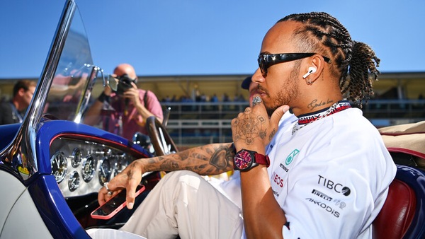 Hamilton, professione d'amore incondizionato per Mercedes