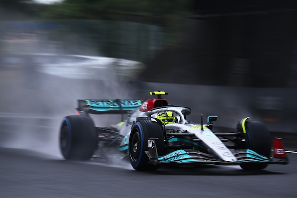 Mercedes veloce, Hamilton e Russell con l'incognita qualifica