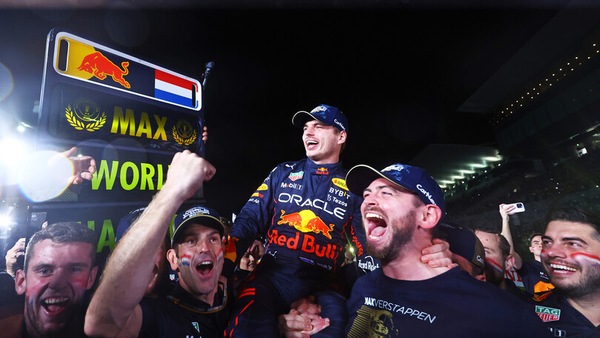 Verstappen Campione inconsapevole in Giappone: situazione surreale a Suzuka
