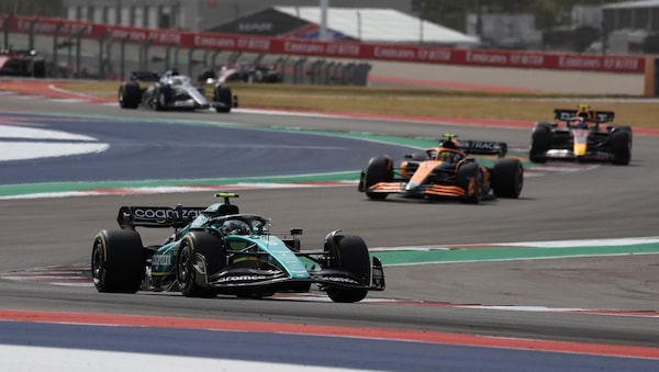 Vettel-Magnussen, che spettacolo: "Mi mancheranno queste lotte"