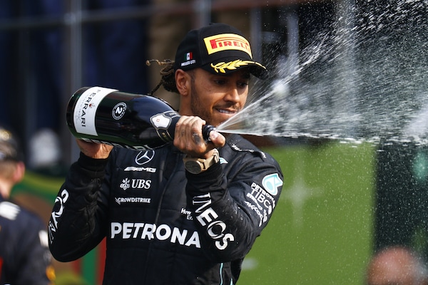 Hamilton: "Gomma dura? Non era la scelta giusta. Red Bull troppo veloce"