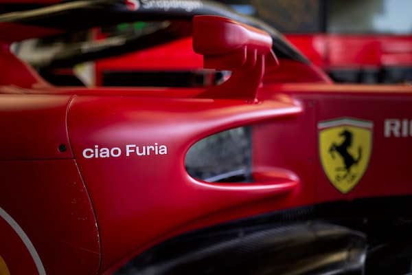 Ferrari, un adesivo per ricordare Mauro Forghieri